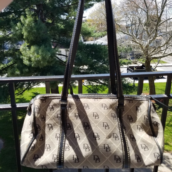 COPY - Vintage Dooney & Bourke Handbag - Picture 3 of 7